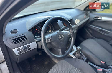 Універсал Opel Astra 2006 в Тернополі