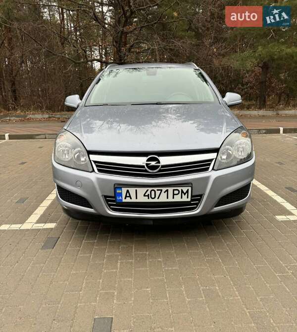 Універсал Opel Astra 2010 в Києві