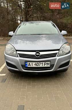 Універсал Opel Astra 2010 в Києві