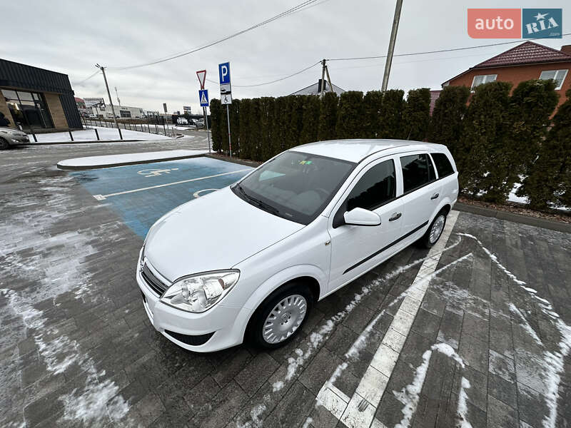 Универсал Opel Astra 2008 в Луцке