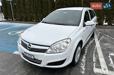 Универсал Opel Astra 2008 в Луцке