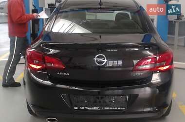 Седан Opel Astra 2013 в Киеве