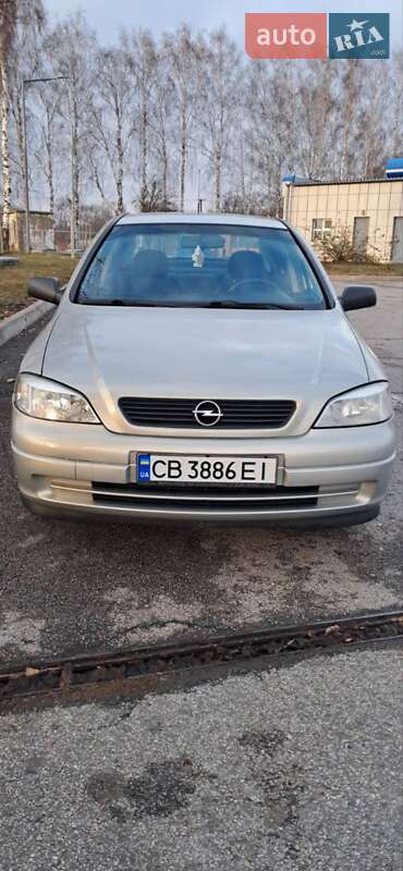 Седан Opel Astra 2007 в Ромнах