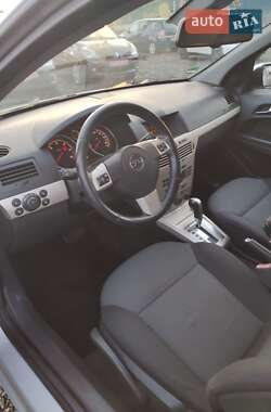 Універсал Opel Astra 2008 в Луцьку