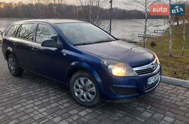 Универсал Opel Astra 2010 в Ивано-Франковске