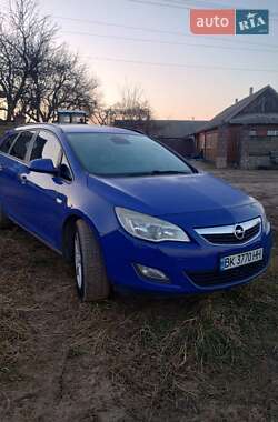 Універсал Opel Astra 2011 в Немовичах