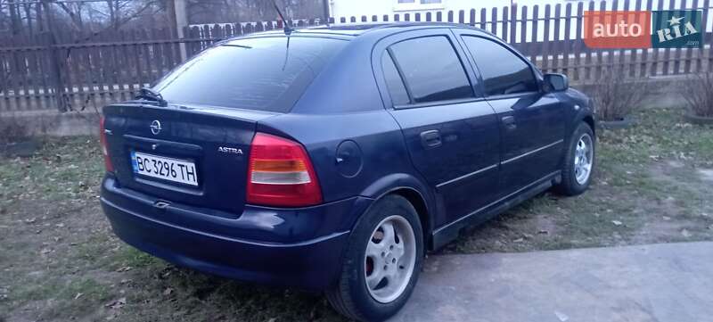 Хетчбек Opel Astra 2001 в Долині