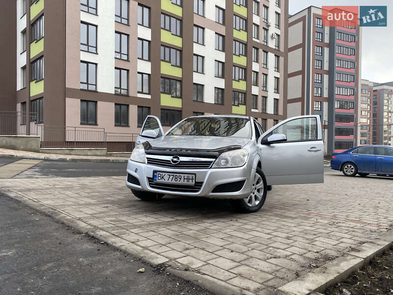 Универсал Opel Astra 2009 в Тернополе