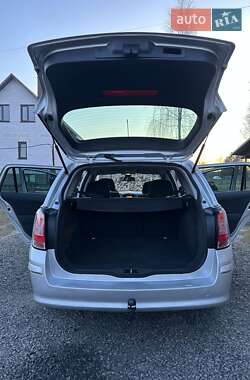 Універсал Opel Astra 2010 в 