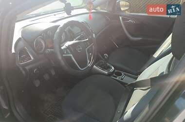 Универсал Opel Astra 2010 в 