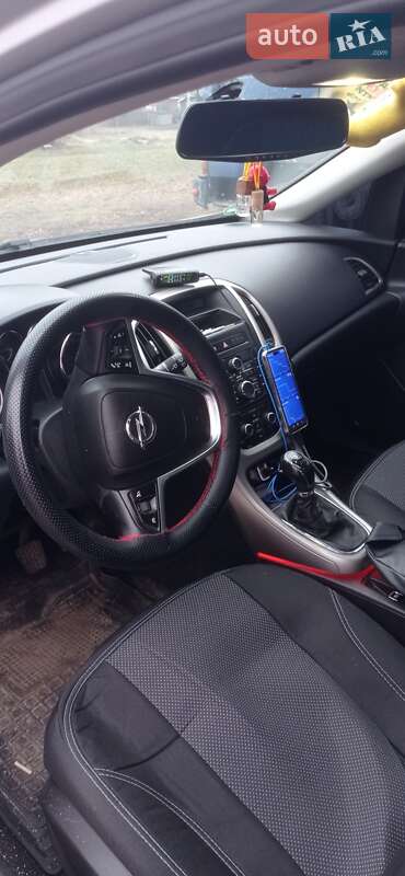 Универсал Opel Astra 2011 в Мене