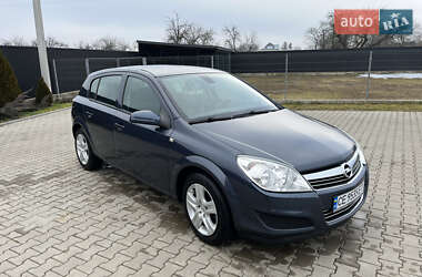Хэтчбек Opel Astra 2009 в Новоселице