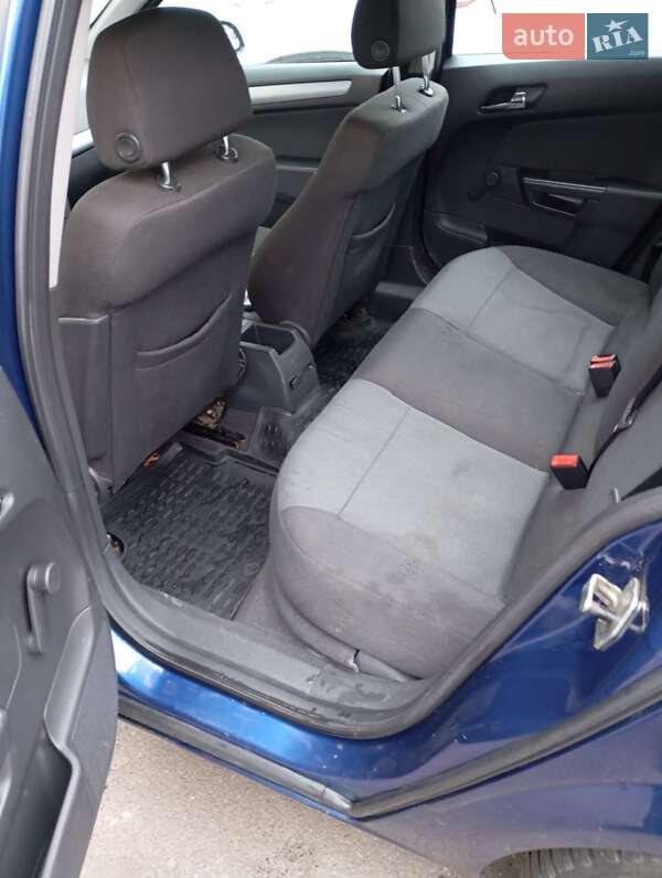 Хэтчбек Opel Astra 2006 в Киеве