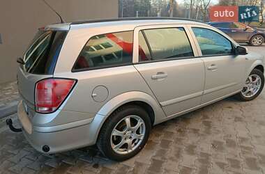 Универсал Opel Astra 2006 в 