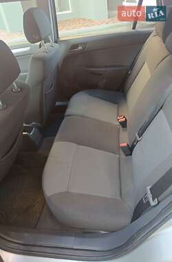 Универсал Opel Astra 2006 в 