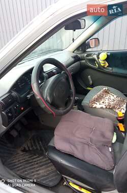 Универсал Opel Astra 1996 в 
