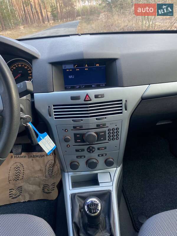 Универсал Opel Astra 2009 в Полтаве