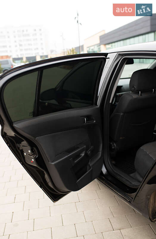 Хэтчбек Opel Astra 2006 в Хмельницком