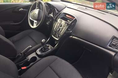 Універсал Opel Astra 2014 в 