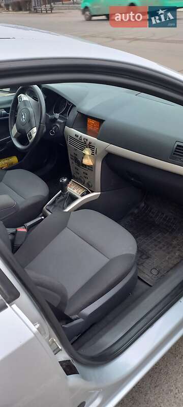 Универсал Opel Astra 2008 в Черкассах