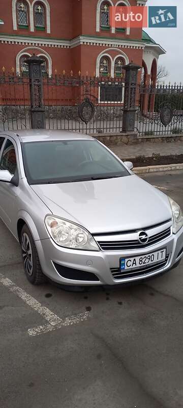 Универсал Opel Astra 2008 в Черкассах