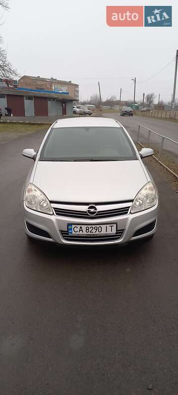 Универсал Opel Astra 2008 в Черкассах