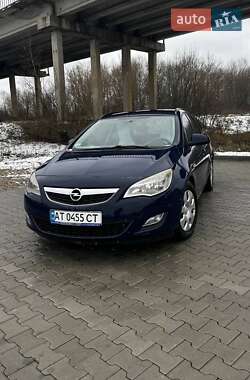 Універсал Opel Astra 2011 в Коломиї