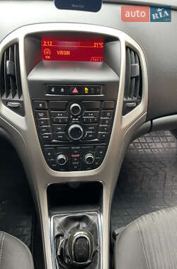 Хэтчбек Opel Astra 2010 в 