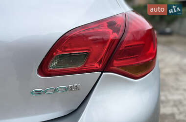 Хэтчбек Opel Astra 2010 в 