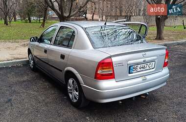 Седан Opel Astra 2005 в Николаеве