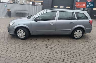 Универсал Opel Astra 2005 в Александрие