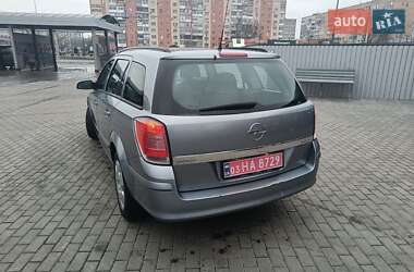 Универсал Opel Astra 2005 в Александрие