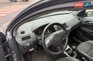 Универсал Opel Astra 2006 в 