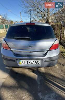 Хэтчбек Opel Astra 2006 в Надворной