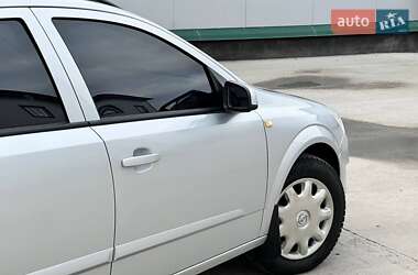 Універсал Opel Astra 2009 в Вінниці