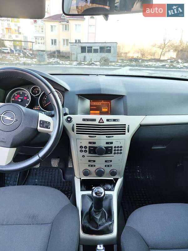 Універсал Opel Astra 2007 в Долині