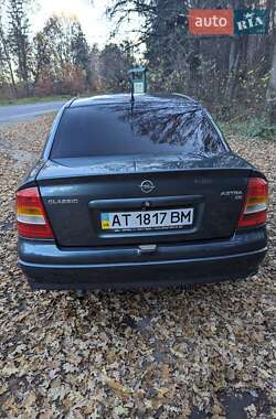 Седан Opel Astra 2004 в Ивано-Франковске