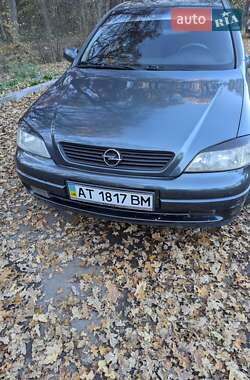 Седан Opel Astra 2004 в Івано-Франківську