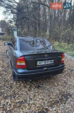 Седан Opel Astra 2004 в Ивано-Франковске