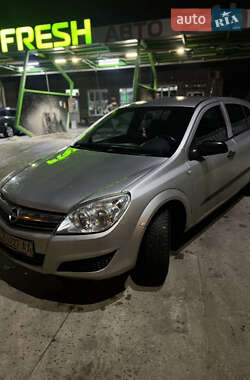 Хэтчбек Opel Astra 2008 в Чернигове