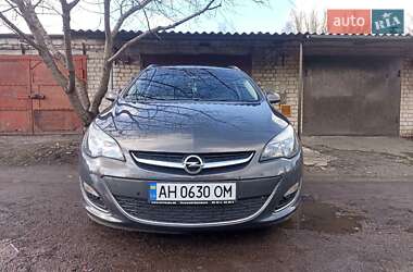 Универсал Opel Astra 2015 в Вольногорске