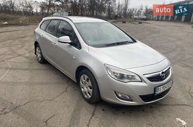 Универсал Opel Astra 2011 в Лубнах