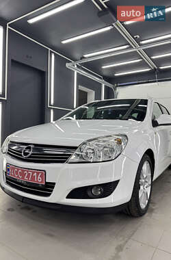 Универсал Opel Astra 2010 в Коломые