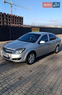 Седан Opel Astra 2012 в Ірпені