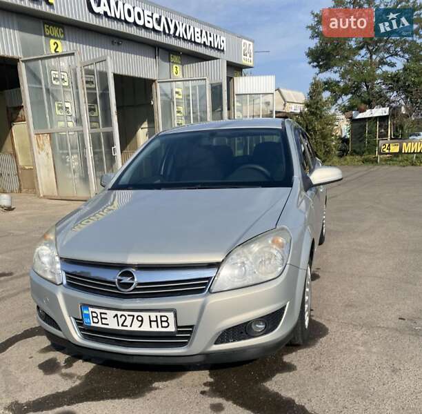 Хэтчбек Opel Astra 2008 в Николаеве