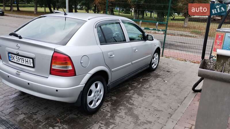 Хетчбек Opel Astra 2000 в Луцьку