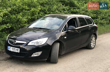 Універсал Opel Astra 2011 в Івано-Франківську