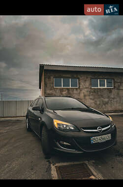 Універсал Opel Astra 2012 в Славуті