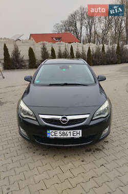 Універсал Opel Astra 2011 в Чернівцях