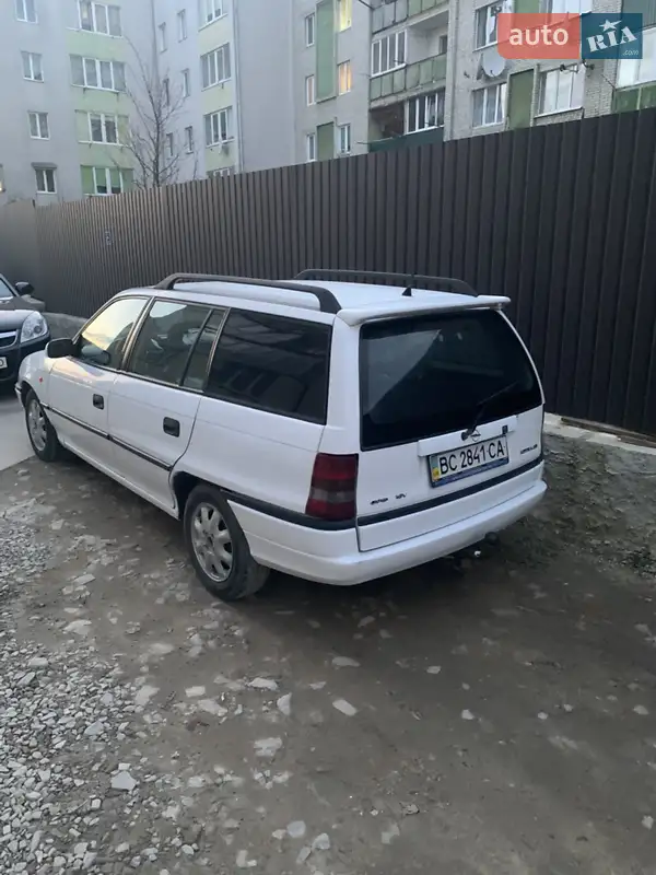 Универсал Opel Astra 1998 в 